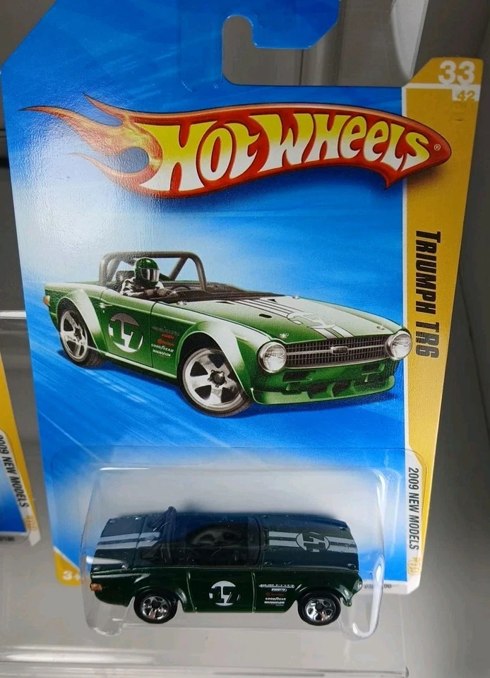2009 Hot Wheels #33 New Models 33/42 TRIUMPH TR6 Silver & Green LOT of 2  - Image 3 of 4