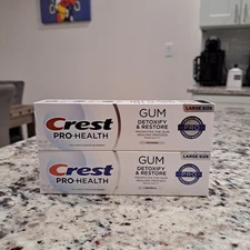 Crest Pro-Health Gum Detoxify & Restore Whitening Toothpaste 130 g (2 PACK)