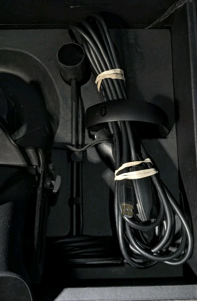 Oculus Rift PC CV1 VR Virtual Reality Headset Complete in Original Box - Bild 3 von 4