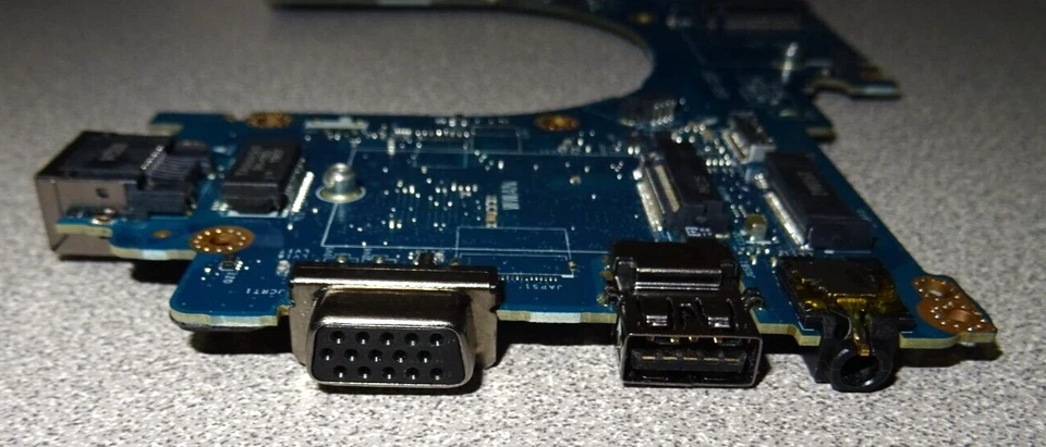 NEW OEM DELL LATITUDE 5490 MOTHERBOARD INTEL i5 8250U 3.4GHZ LA-F402P 7DWXK - Image 3 of 4