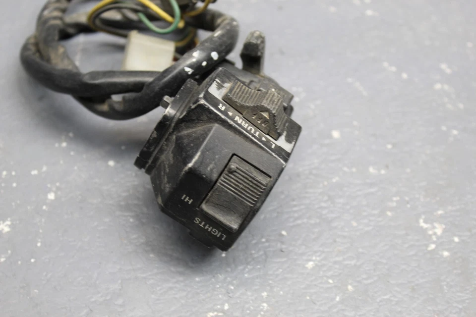 1982 YAMAHA VISION 550 OEM LEFT CLIP ON HANDLE HORN SIGNALS SWITCH SWITCHES - Image 4 of 4