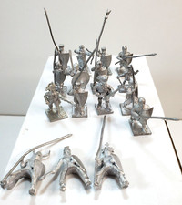 16 pc lot Metal Lead Figures Knights Warriors Standing Riders Shields Assorted
