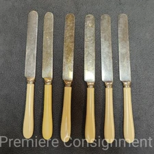 Vintage or Antique Set of 6 Meriden Cutlery Co. #12 Dinner Knives