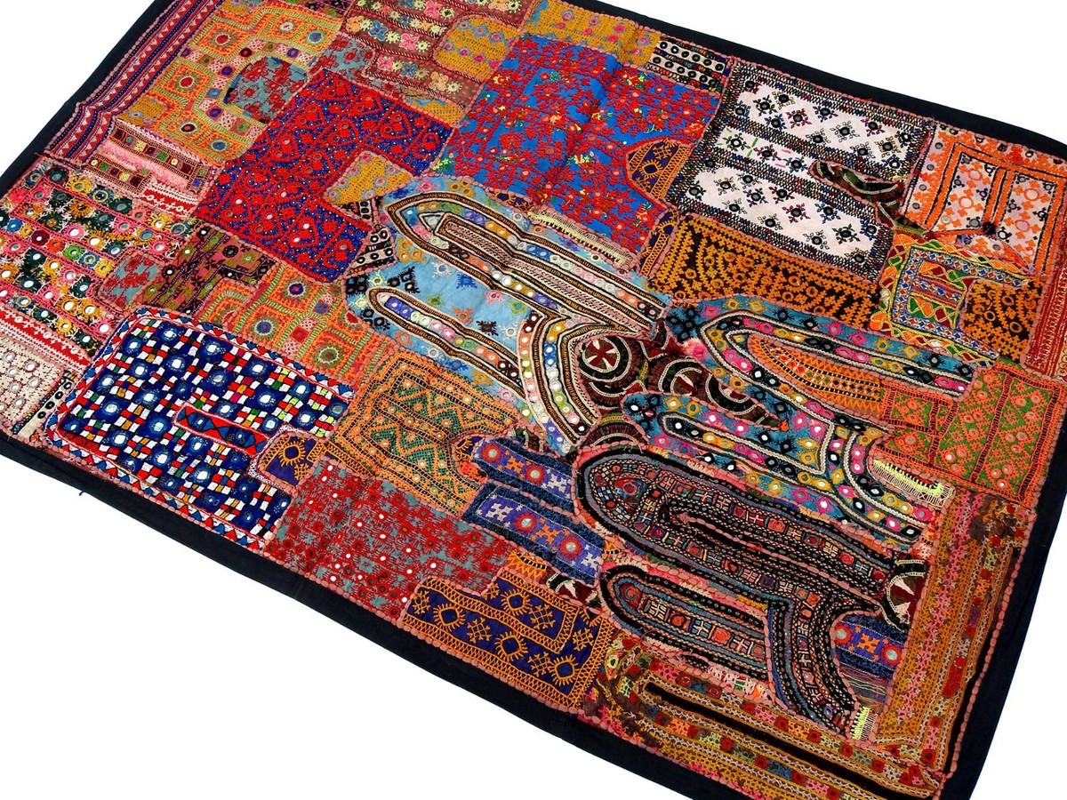 Tapisserie Murale Indienne Verte - Broderie Main, Perles Et Patchwork Zari (neuve)