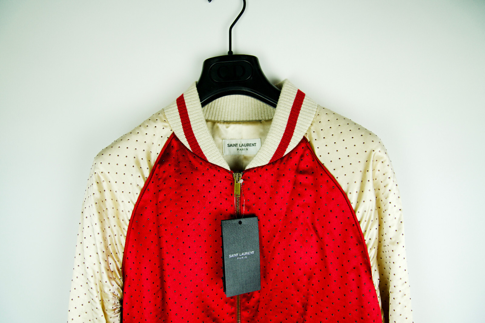 Giacca Teddy Saint Laurent Paris seta rosso raso borchie raglan 50 $3.990 nuova