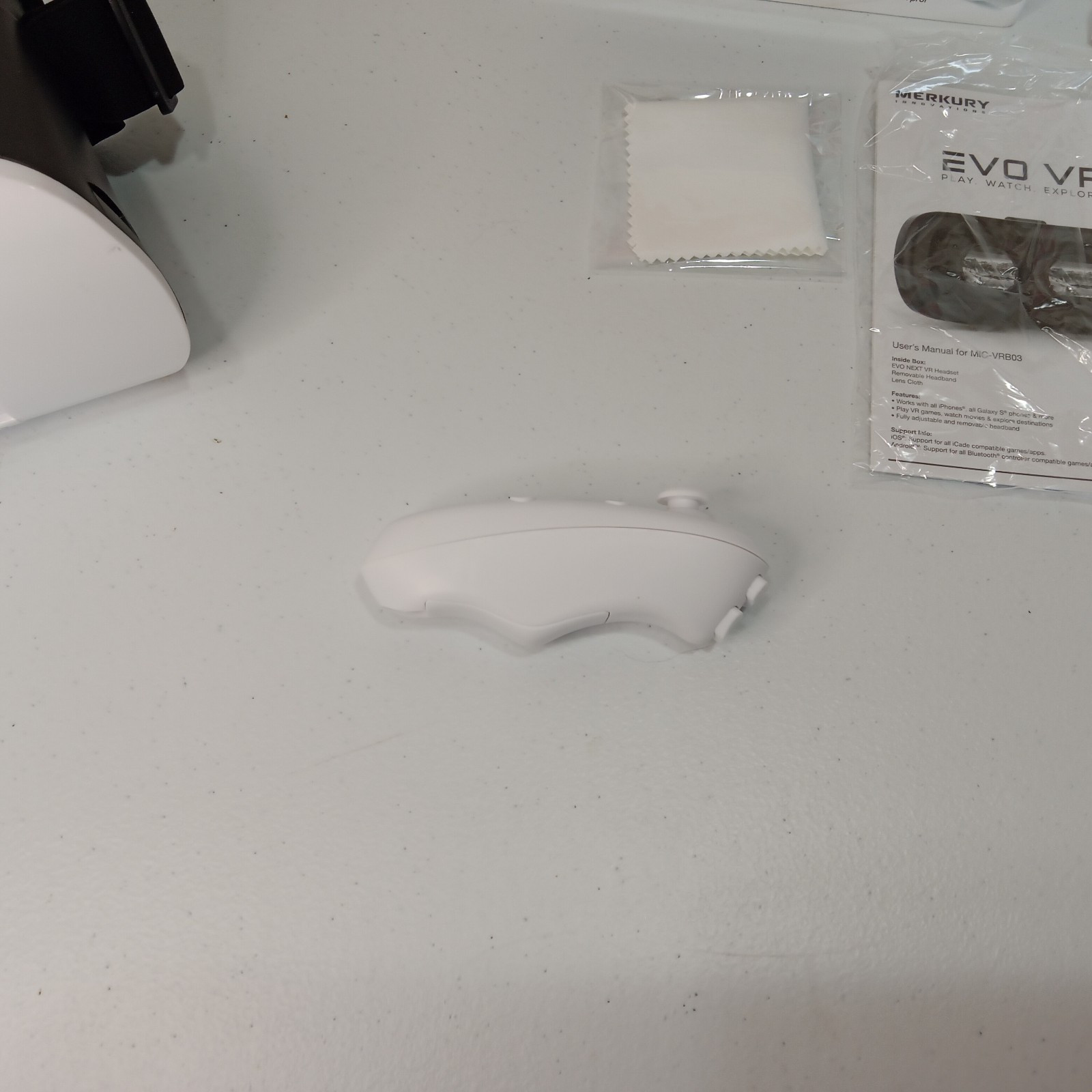 EVO VR - Virtual Reality Headset w/ Bluetooth Controller IOS & Android New Open