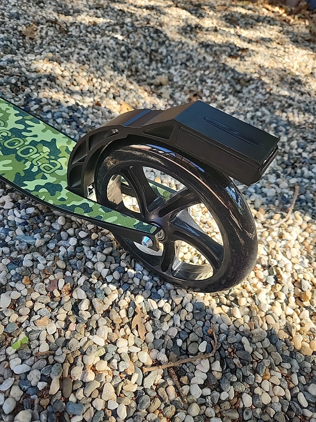 🔥LaScoota Kick Scooter for Ages 8-14. Lightweight Foldable Scooter - Cameo🔥