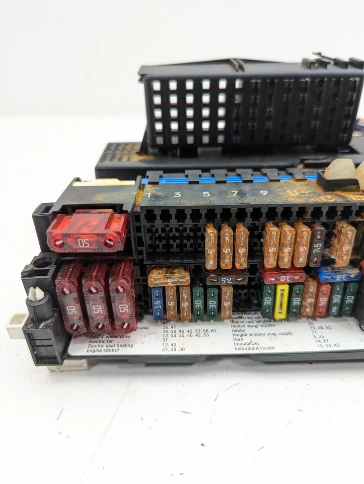 BMW X3 E83 3.0 2004-2010 interior delantero caja de fusibles relé fusibles 8364542 fabricante de equipos originales Foto 2 de 4