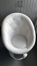 White Swivel Tub Chair with Chrome Pedestal Base, Metal Frame, Indoor