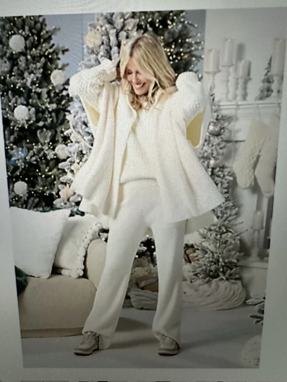 Barefoot Dreams Hooded Cozy Chic Poncho NWT One Size Missy A660867 $143