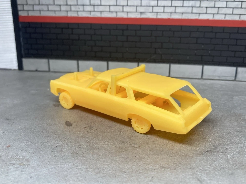 1/64 3D Printed Chevy Caprice Wagon Demolition Derby Car For Diecast Diorama - Image 4 of 4