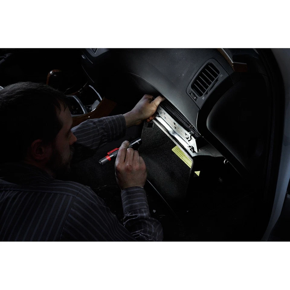 Milwaukee 2105 100 Lumens Cordless Aluminum Penlight with Removable Metal Clip - Image 2 of 4