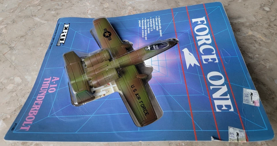 VINTAGE NEW 1986 ERTL FORCE ONE DIECAST USAF A-10 THUNDERBOLT WARTHOG SEALED NIB - Image 3 of 4