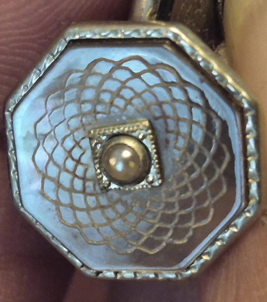 Cufflink & Stud Vintage Art Deco Abalone Tuxedo Stud Set with Matching Cufflinks - Image 4 of 4
