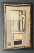 Walt Disney Gold Framed Signature In Perfect Condition And Authenticated