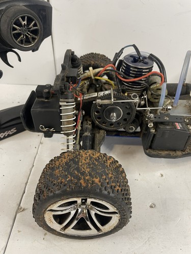 Traxxas 2wd Nitro - Picture 7 of 13