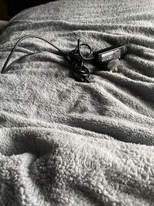 ORIGINAL HP LAPTOP LADEGERÄT 19,5V - 2,31A 45W CENTER PIN TIP MIT NETZKABEL