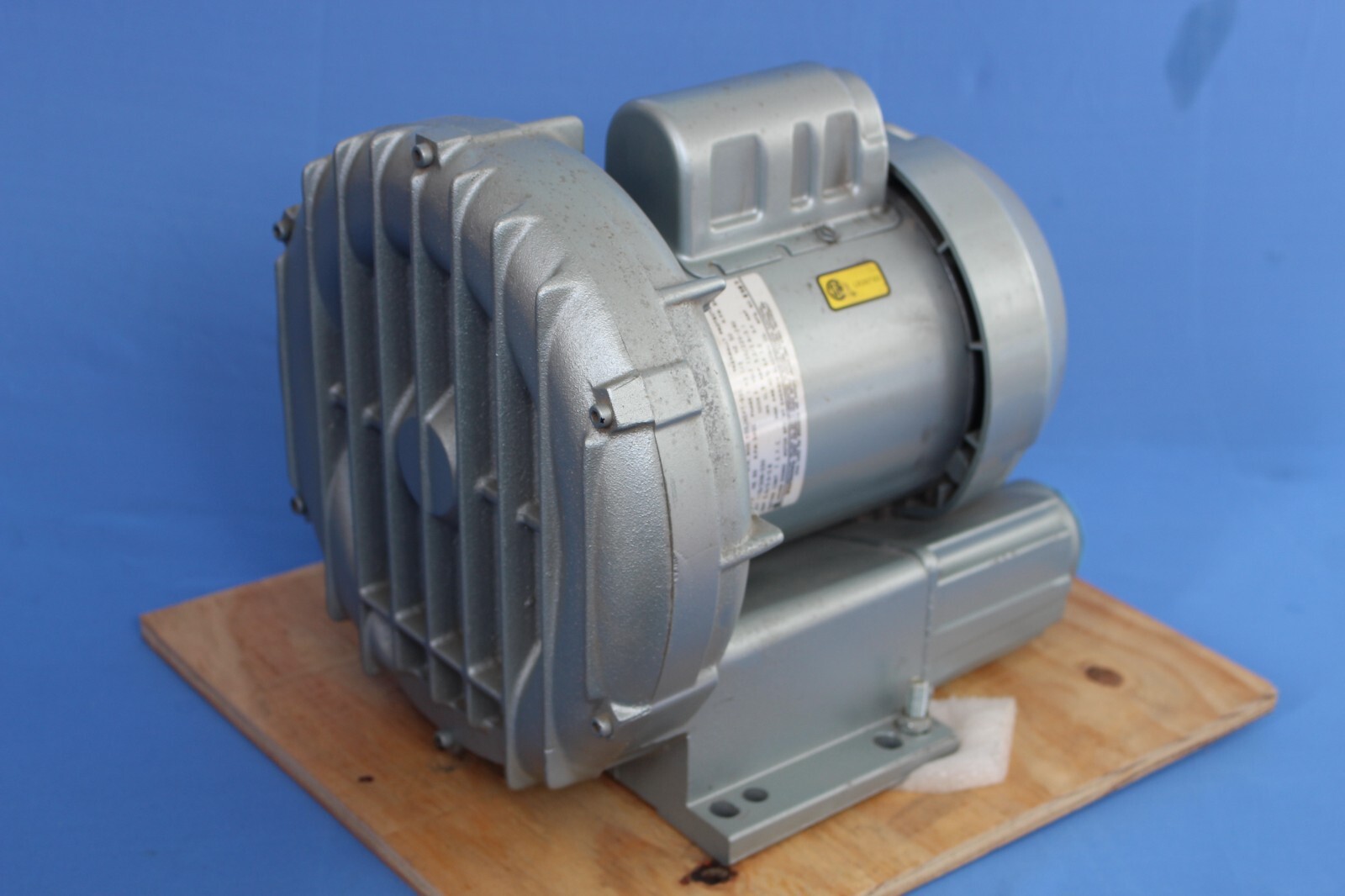Gast Regenair R31051 Vacuum pump / blower 1/2 hp eBay