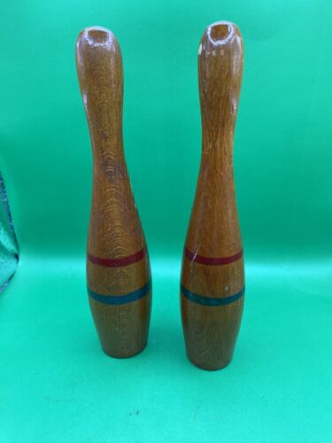 2) Vintage Antique Red/Green Painted Stripes Wooden Bowling Pins Small 6 Inches - Afbeelding 1 van 16