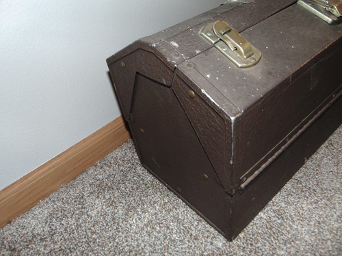 Very Nice Vintage Kennedy 1117 AL Cantilever Fishing Tackle Box Fisherman's Box - Picture 2 of 10