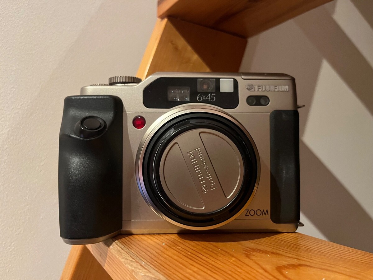 Fujifilm GA645Zi Pro Medium Format Camera - Metallic for