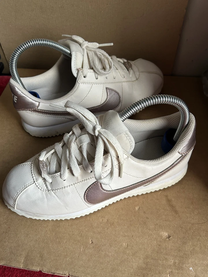 Nike Cortez, photo 1 of 5