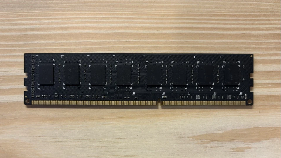 OCZ Intel XMP 2GB DDR3-1333MHz DIMM PC3-10600 CL7 RAM Memory (OCZ3X13334GK) - Image 2 of 2