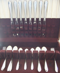Essence Soup Spoon Lot Oneida 18/10 Glossy Stainless Flatware