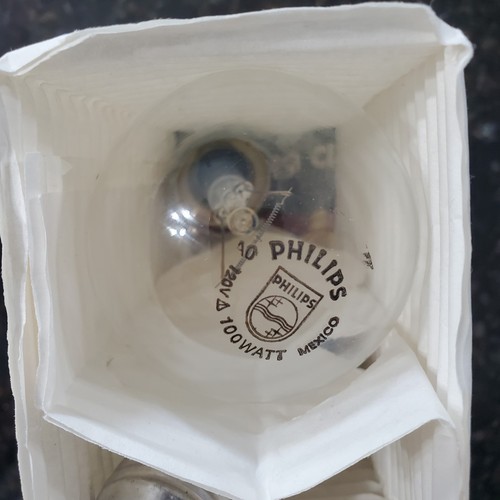 Philips - Sparkling Clear 100w - Light Bulbs  - 2 Bulbs. New Condition See Pics. - Picture 4 of 5