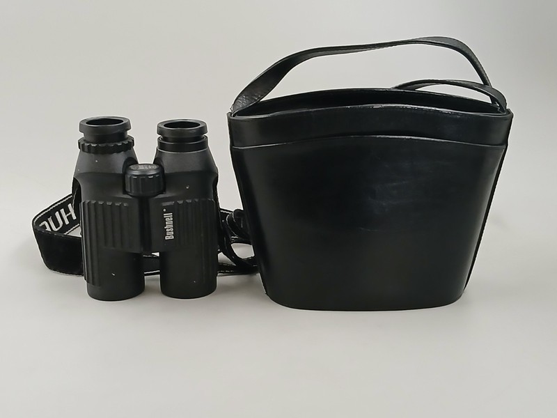 Bushnell Legend Waterproof 8 x 42 FOV 350ft Binoculars w/ Case