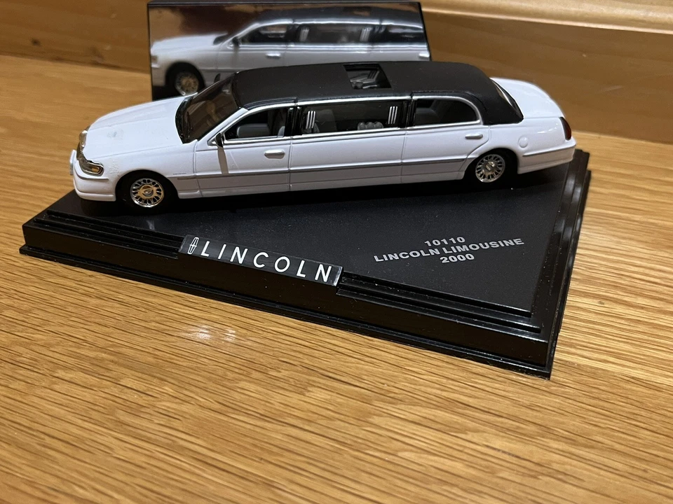 Sun Star 1/43 Scale New Millennium 2000 Lincoln Limousine Diecast Car Rare 10110 - Image 3 of 4