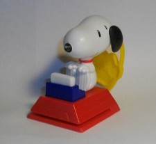 Peanuts Famous Author Snoopy toy McDonalds 2018