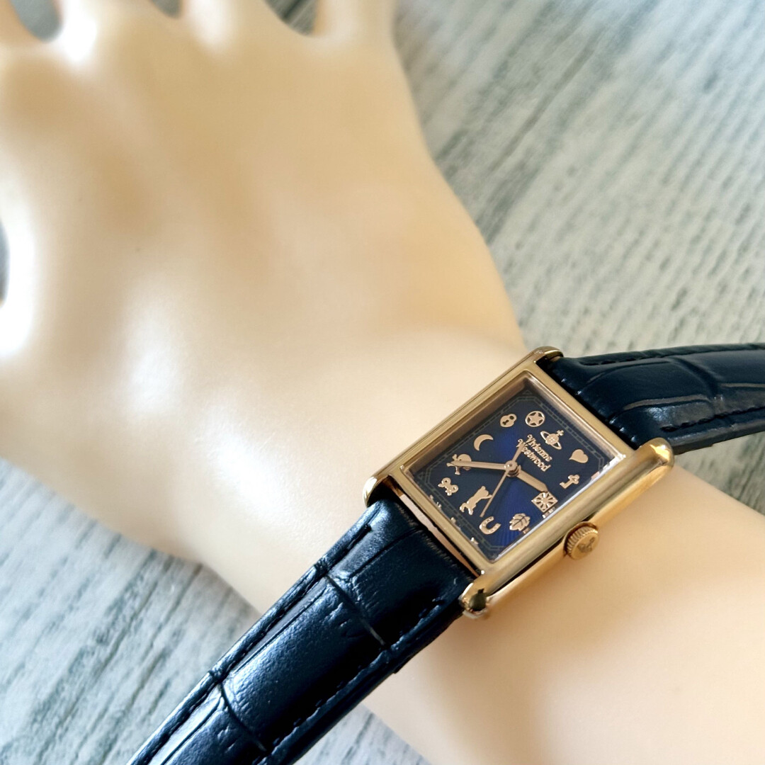 Vivienne Westwood オーブロゴ アナログ 腕時計 VW 67D7 VIVIENNE WESTWOOD オーブロゴ スクエア VW 67D7 - メルカリ
