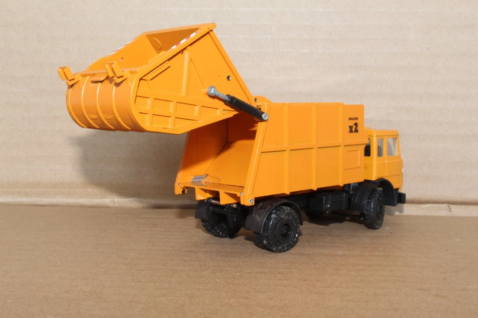 CONRAD MAGIRUS DEUTZ REFUSE DUSTCART WASTE TRUCK. - Image 4 of 4