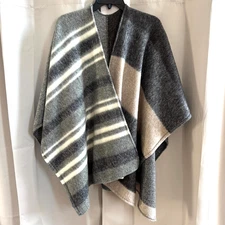 LAccessorio Italiano Sweater Shrug One Size Plaid Fuzzy Western Poncho 18892x