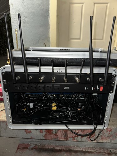 Soundcraft Ui24R Wireless 24-channel Digital Mixer/USB Multi-Track Record - Picture 20 of 23