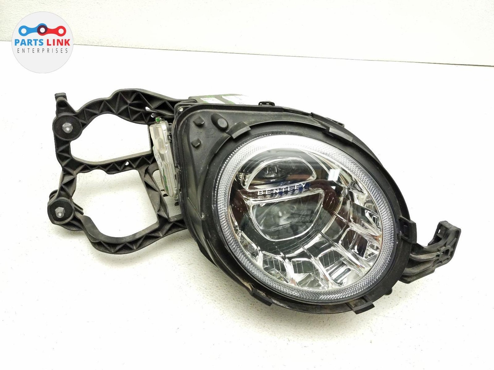 2016-20 BENTLEY BENTAYGA FRONT RIGHT HEADLIGHT LED DRIVER HEAD LAMP BRACKET ASSY