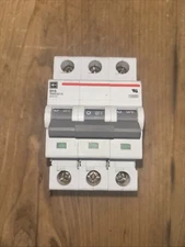 Cutler-Hammer D15 WMS3D15 3-Pole Circuit Breaker.                          4C-14