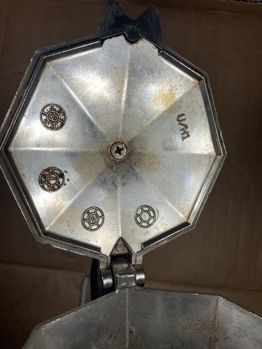 Bialetti Moka Express Macchina da espresso italiana con piano cottura - COSÌ COM'È / SOLO RICAMBI - Foto 11 di 24
