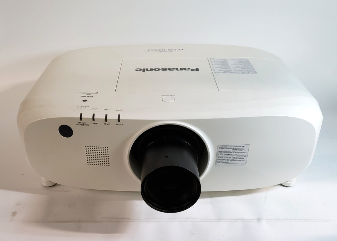 Panasonic PT-EZ770ZL WUXGA 5000:1 6500 Lumens Projector 2171