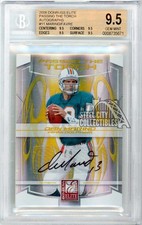 Dan Marino Brett Favre 2008 Elite Passing Torch Auto Card #PT-11 10/25 BGS 9.5
