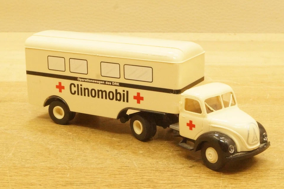 HO 1:87 Brekina SoMo Magirus S 4500 Koffersattelzug "Clinomobil DR" NUOVO in OVP - Immagine 2 di 4