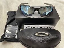  Oakley Flak 2.0 XL Sunglasses (Matte Black Frame/Prizm Deep H2  O Polarized Lens) with USA Flag Lens Cleaning Kit : Clothing, Shoes &  Jewelry