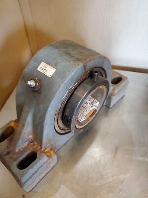 Rusty Pilo Block Link Belt PE-B22555FH Pillow Block Roller Bearing 3-7/16 in Bore Cast ...