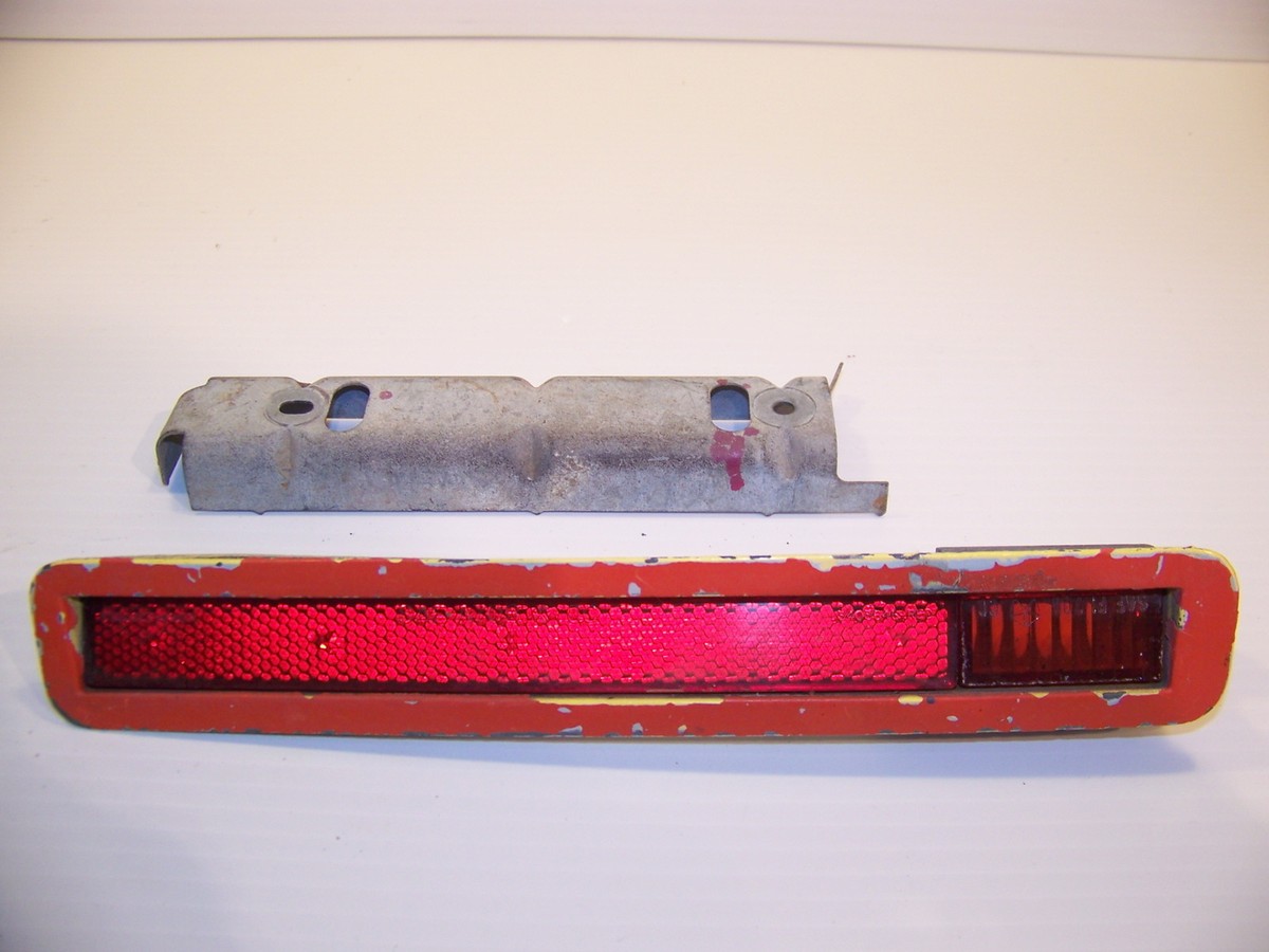 1970 1971 PLYMOUTH BARRACUDA CUDA LH REAR RED MARKER LIGHT 1970 1971 PLYMOUTH BARRACUDA CUDA LH REAR RED MARKER LIGHT