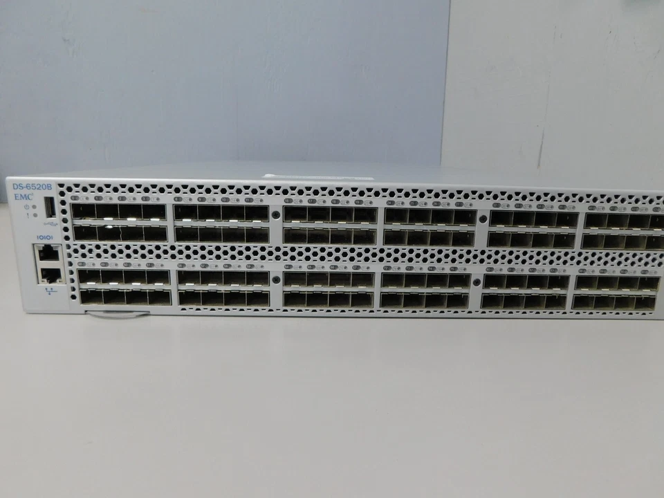 Conmutador SAN de canal de fibra Brocade 6520 EMC EM-6520-48 DS-6520B 48/96 puertos activos Foto 2 de 4