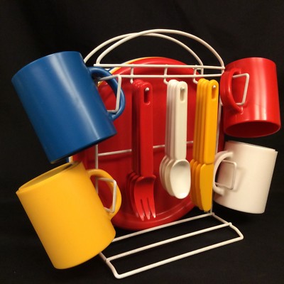 NOS - 20 Piece Modern Service for 4 with Wire Rack by Itemakers #604