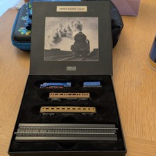 Atlas Editions Minitrains 1/220 Z Gauge LNER A4 Mallard Steam Train Boxed Set