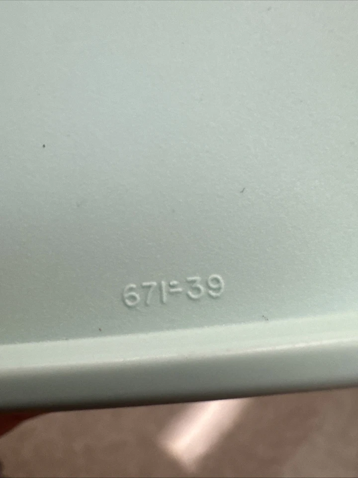 Lote De Colección Tupperware 6 Cuadrado-a-Way Sandwich Keeper Transparente con Sello Como Nuevo #670 Foto 4 de 4