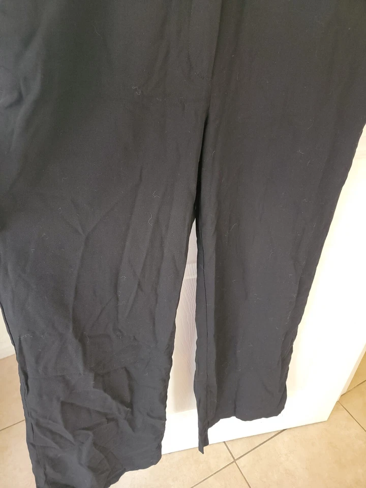 BCBG Maxazria Pantalón Pierna Ancha Mono Talla 12 Volantes Sin Mangas Blanco/Negro Foto 3 de 4